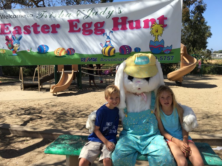 C and Stella changed their minds and had a photo with the bunny after all.